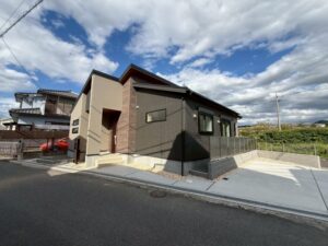 【生駒市有里町　新築一戸建て　】外観写真